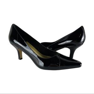 Bella Vita WOW Patent Kitten-Heel Pumps NWOB